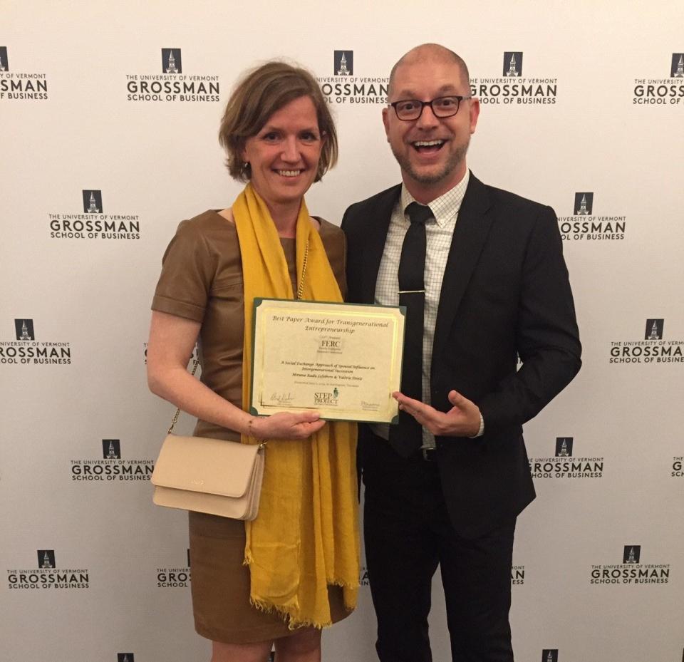 Valérie Denis reçoit le "Best paper award for transgenerational entrepreneurship" !